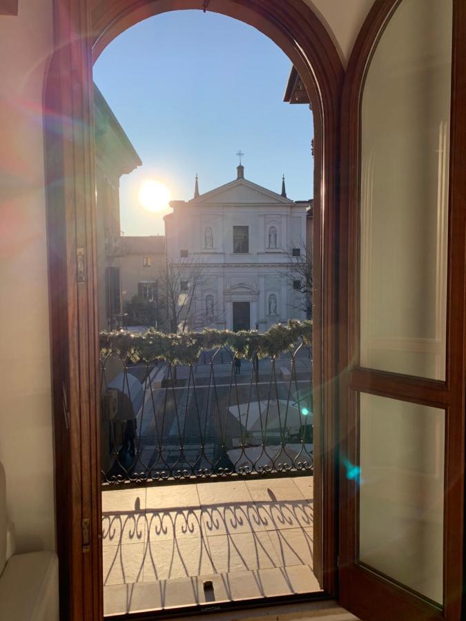 Palazzo Teatro Vecchio-Holiday Suites 살로 외부 사진